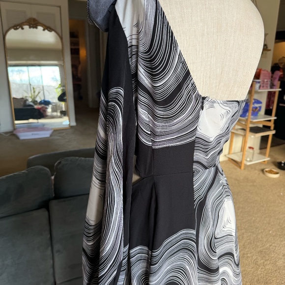 abstract printed 3d rose one shoulder maxi dress with slit - Picture 8 of 8